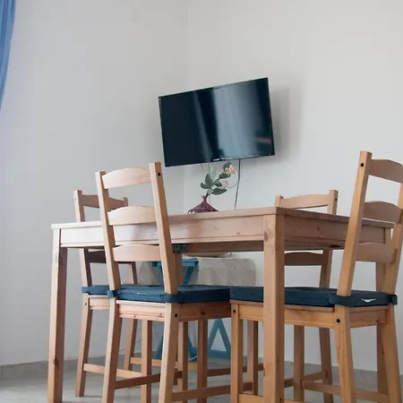 Cozy 1 Bedroom Apartment With Balcony 公寓