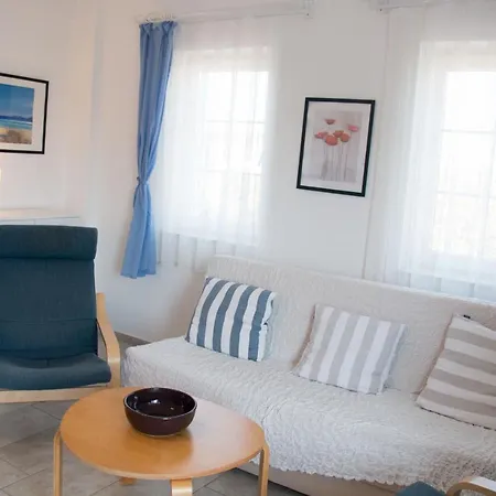 公寓 Cozy 1 Bedroom Apartment With Balcony *