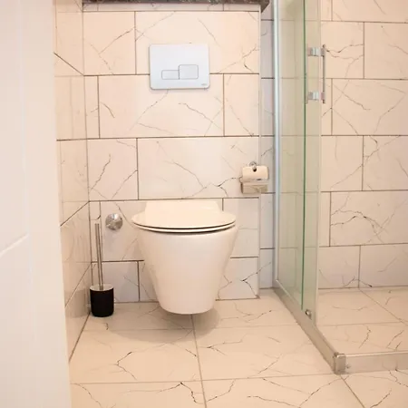Cozy 1 Bedroom Apartment With Balcony * 达特恰