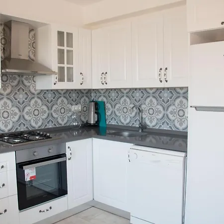 Cozy 1 Bedroom Apartment With Balcony 达特恰